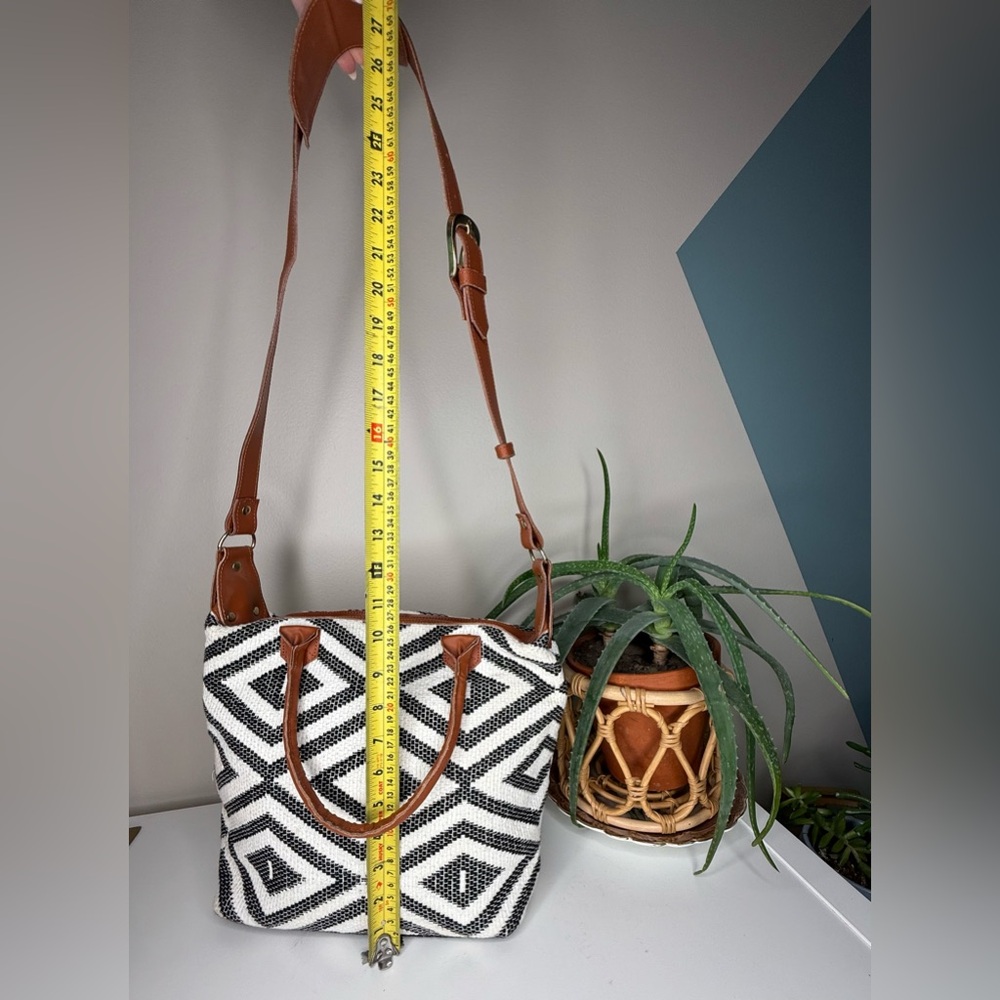 Rachel Zoe × Tribe Alive Geometric Woven Tote Bag Black White Tan Leather Straps - Picture 16 of 16